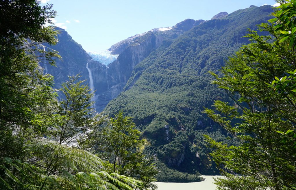 Pictured above is the amazing "Hanging Glacier" located at Park Nacional Queulat: Sector Ventisquero Colgante 