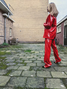 the chic red suit from ZARA 
